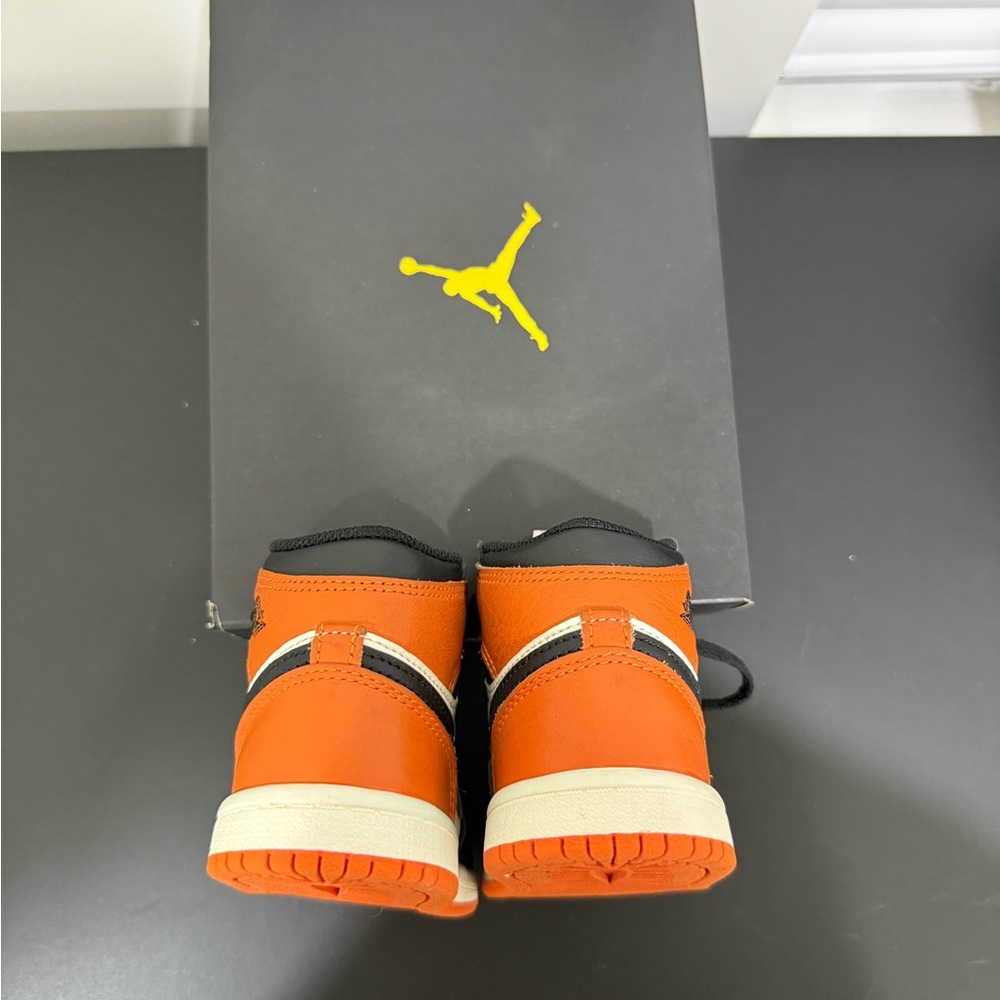Jordan 1 High Toddler 9C - Picture 4 of 5
